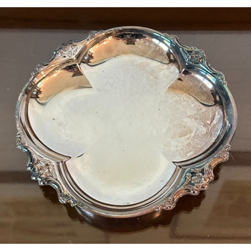 Vintage Rogers by Oneida Silver‎ Plated Clover Nut Candy Dish